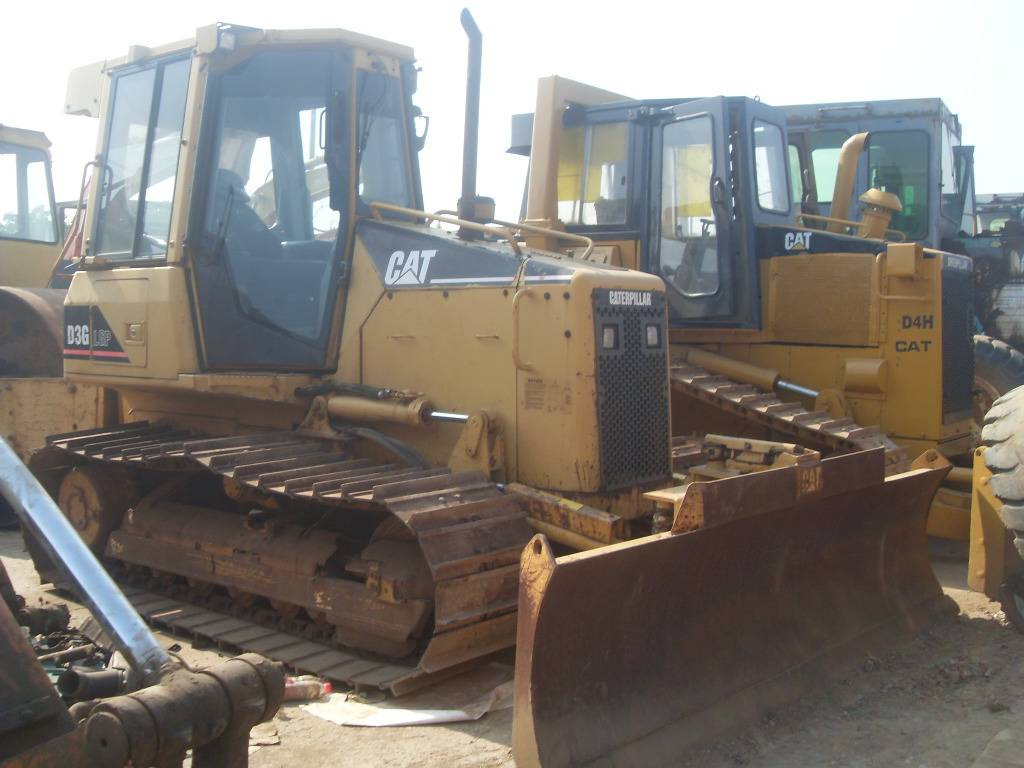 CAT D 3 G LGP - Булдожер: слика 1 CAT D 3 G LGP - Булдожер: слика 1