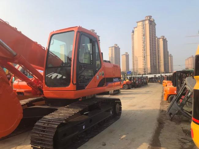 Doosan DH225 - Багер гасеничар: слика 3 Doosan DH225 - Багер гасеничар: слика 3