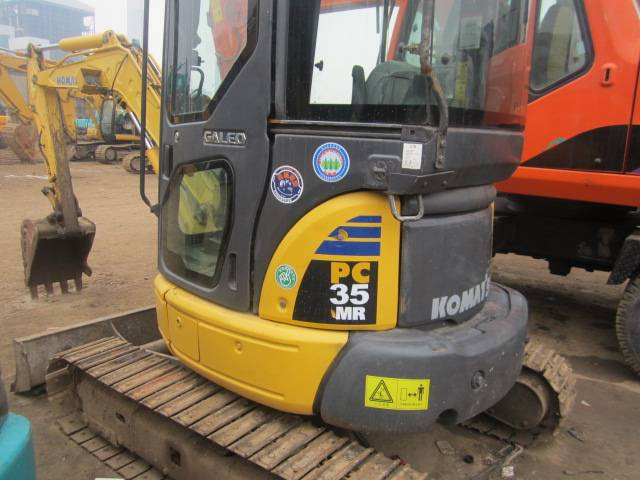 Komatsu PC35 - Мини багер: слика 1 Komatsu PC35 - Мини багер: слика 1