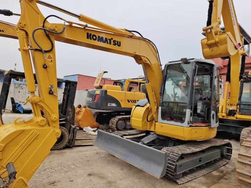 Komatsu PC78US - Мини багер: слика 1 Komatsu PC78US - Мини багер: слика 1