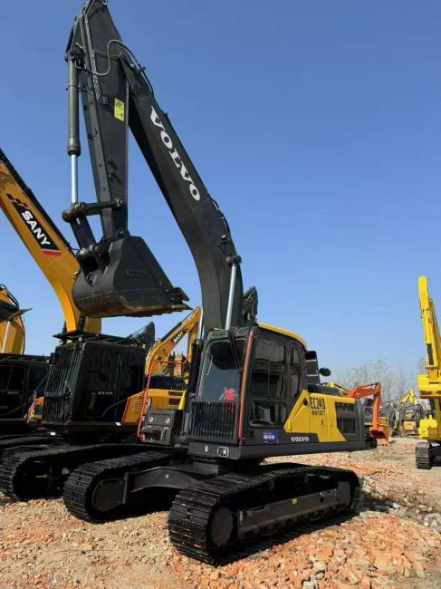 VOLVO EC240 - Багер гасеничар: слика 1 VOLVO EC240 - Багер гасеничар: слика 1