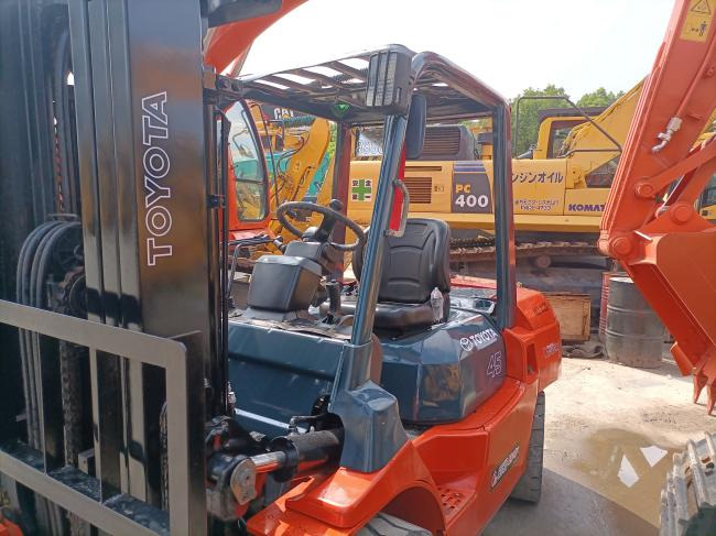 Toyota - Дизел вилушкар: слика 2 Toyota - Дизел вилушкар: слика 2