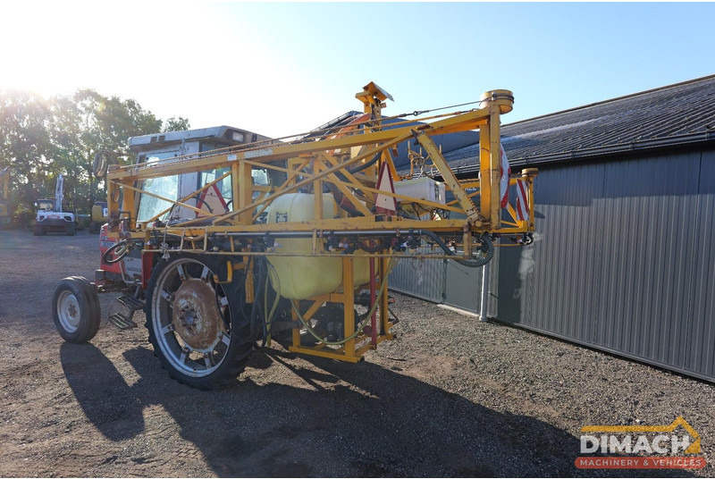 Massey Ferguson 3050 NL tractor 2wd met Dubex 21 meter spuit - Трактор: слика 2 Massey Ferguson 3050 NL tractor 2wd met Dubex 21 meter spuit - Трактор: слика 2