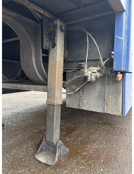 Полуприколка за низок утовар Nooteboom Lowloader tieflader 3 assen leaf spring, laadklep: слика 15