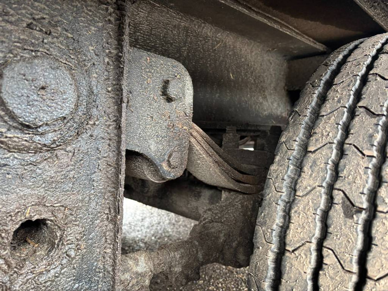 Полуприколка за низок утовар Nooteboom Lowloader tieflader 3 assen leaf spring, laadklep: слика 20
