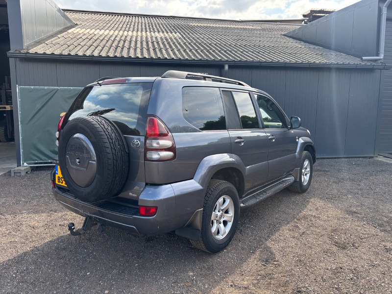 Toyota Land Cruiser 120 5 doors 3.0L D4-D Prado - Автомобил: слика 2 Toyota Land Cruiser 120 5 doors 3.0L D4-D Prado - Автомобил: слика 2