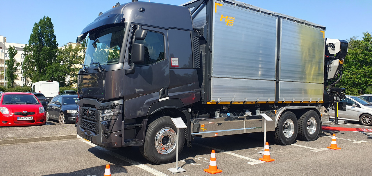 RENAULT TRUCKS CP6x4 Renault zabudowa do biomasy z żyurawiem Tajfun L155ZK/ Renault Biomass body with crane Tajfun L155ZK/ Renault Biomasse-Aufbau mit Kran Tajfun L155ZK - Камион за дрва: слика 1 RENAULT TRUCKS CP6x4 Renault zabudowa do biomasy z żyurawiem Tajfun L155ZK/ Renault Biomass body with crane Tajfun L155ZK/ Renault Biomasse-Aufbau mit Kran Tajfun L155ZK - Камион за дрва: слика 1