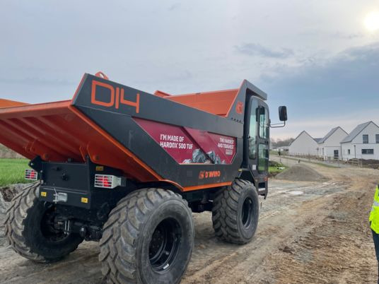 Case D14 - Мини истоварувач: слика 1 Case D14 - Мини истоварувач: слика 1