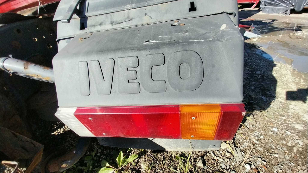 Lampa tylna prawa na belkę IVECO STRALIS EURO 5 - Задни светла за Камион: слика 1 Lampa tylna prawa na belkę IVECO STRALIS EURO 5 - Задни светла за Камион: слика 1