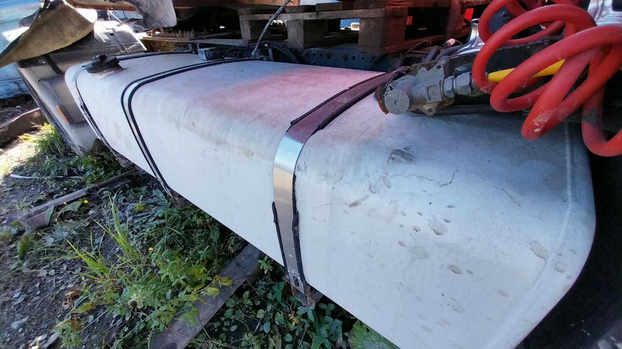 Zbiornik paliwowa bak IVECO STRALIS hiway mega e5  aluminiowy 570/600 - Резервоар за гориво за Камион: слика 2 Zbiornik paliwowa bak IVECO STRALIS hiway mega e5  aluminiowy 570/600 - Резервоар за гориво за Камион: слика 2