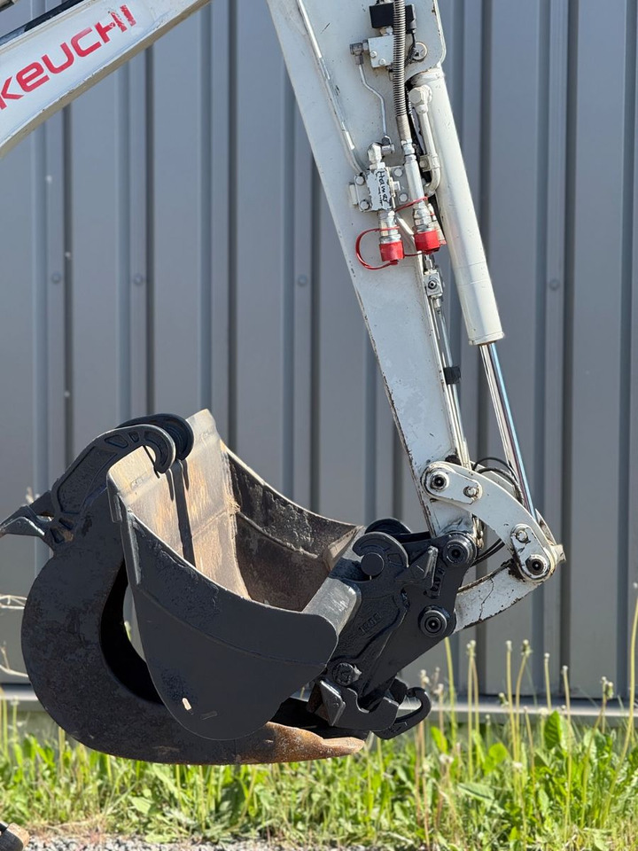 Takeuchi TB216 - Мини багер: слика 4 Takeuchi TB216 - Мини багер: слика 4