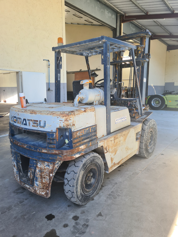 KOMATSU FD40-4 - Опрема за ракување со материјали: слика 2 KOMATSU FD40-4 - Опрема за ракување со материјали: слика 2