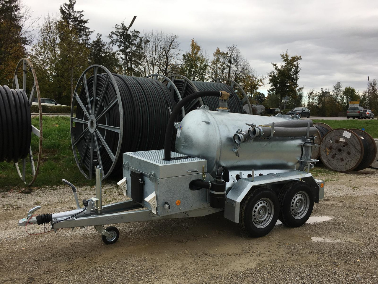 M-Vac 1500 / vacuum system for absorb mud and liquids - Вакуумски камион: слика 1 M-Vac 1500 / vacuum system for absorb mud and liquids - Вакуумски камион: слика 1