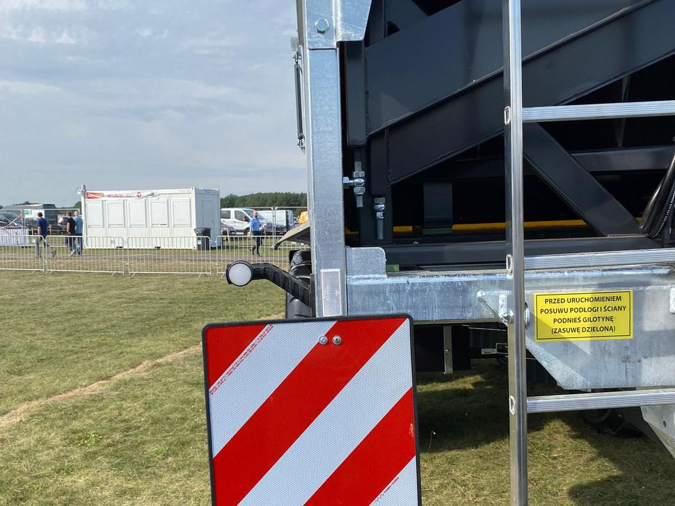 Нов Распрскувач на арско ѓубриво Auto-Agro Miststreuer / Manure spreader / Epandeur à fumier / Rimorchio spandiconcime / Разбрасыватель органических удобрений / Rozrzutnik obornika Tandem N268: слика 10