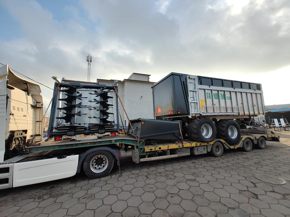 Нов Распрскувач на арско ѓубриво Auto-Agro Miststreuer / Manure spreader / Epandeur à fumier / Rimorchio spandiconcime / Разбрасыватель органических удобрений / Rozrzutnik obornika Tandem N268: слика 30