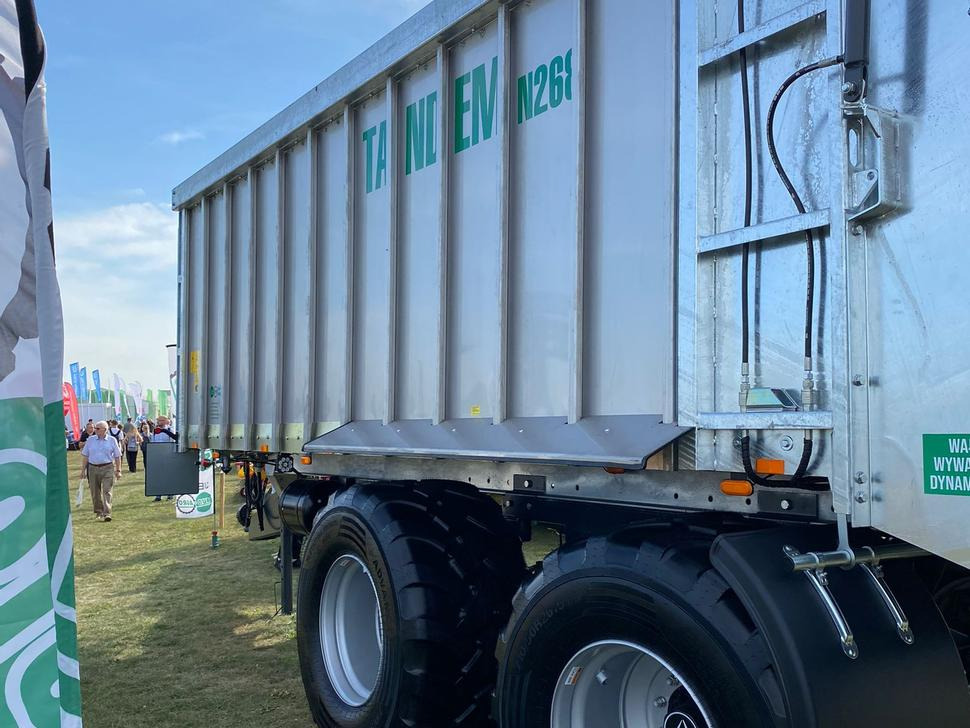 Нов Распрскувач на арско ѓубриво Auto-Agro Miststreuer / Manure spreader / Epandeur à fumier / Rimorchio spandiconcime / Разбрасыватель органических удобрений / Rozrzutnik obornika Tandem N268: слика 6