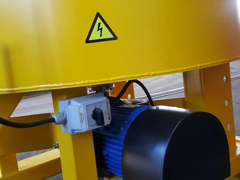 DC Betonmischer / Electric concrete mixer / Malaxeur à béton électrique / Betoniera / Бетономешалка с электроприводом / Betoniarka elektryczna 400 l - Мешалка за бетон: слика 4 DC Betonmischer / Electric concrete mixer / Malaxeur à béton électrique / Betoniera / Бетономешалка с электроприводом / Betoniarka elektryczna 400 l - Мешалка за бетон: слика 4
