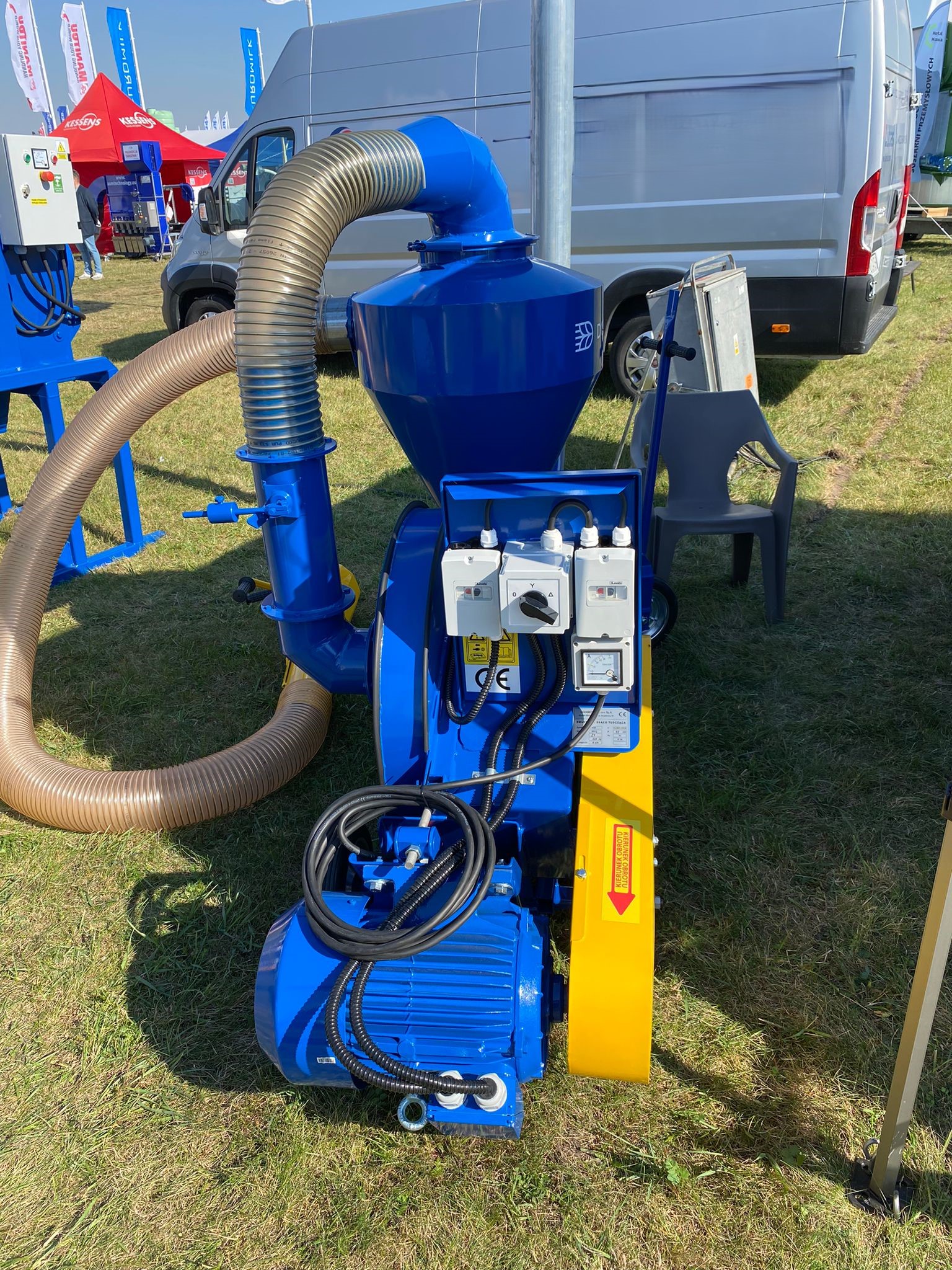 Dozamech Saug-Druckgebläse / Suction and pressure blower / Suceuse à grains / Trasportatore / Пневматический вдуватель / Dmuchawa ssąco-tłocząca T-420 - Транспортер: слика 5 Dozamech Saug-Druckgebläse / Suction and pressure blower / Suceuse à grains / Trasportatore / Пневматический вдуватель / Dmuchawa ssąco-tłocząca T-420 - Транспортер: слика 5