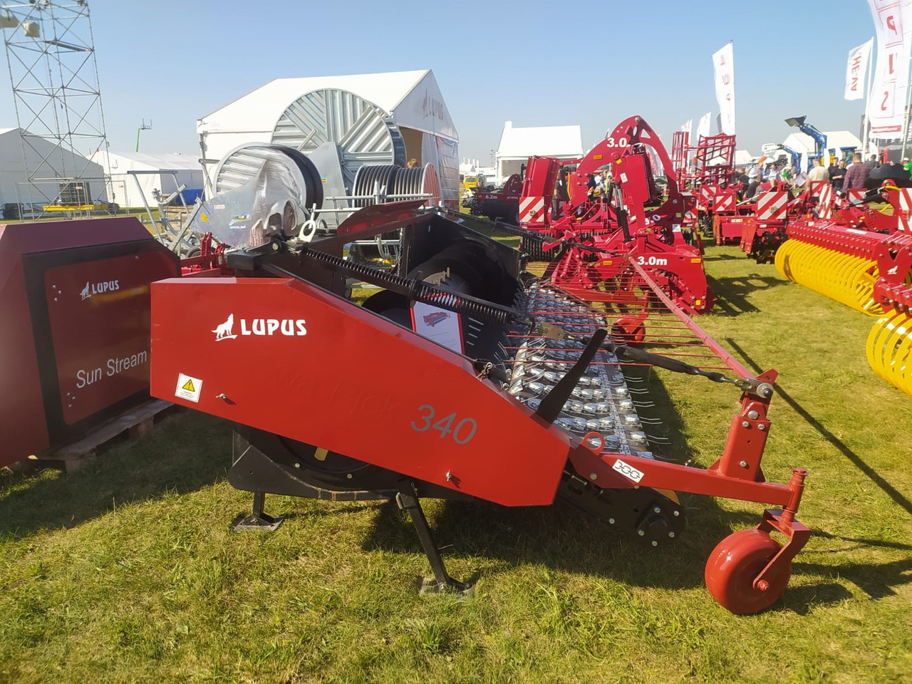 Нов Додатни делови за жнеач Lupus Schwadaufnehmer / Pickup header / Ramasseurs d'andains / Recogedor de hileras / Raccoglitore di andane /  Подборщик валков / Podbieracz pokosów 3,4 m: слика 12