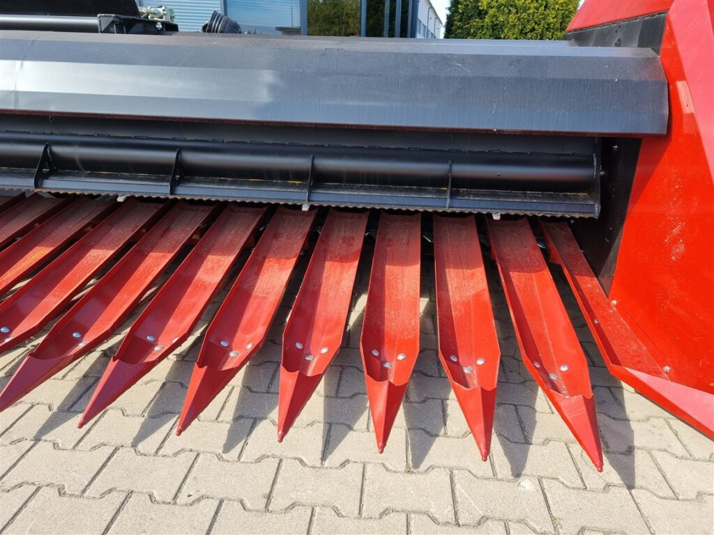 Lupus Sonnenblummenvorsatz / Sunflower harvester / Coupe à tournesol / Сosechadora / Macchina per la raccolta dei girasoli / Жатка для подсолнечника / Przystawka do słonecznika 6,5 m - Жнеач за сончоглед: слика 2 Lupus Sonnenblummenvorsatz / Sunflower harvester / Coupe à tournesol / Сosechadora / Macchina per la raccolta dei girasoli / Жатка для подсолнечника / Przystawka do słonecznika 6,5 m - Жнеач за сончоглед: слика 2