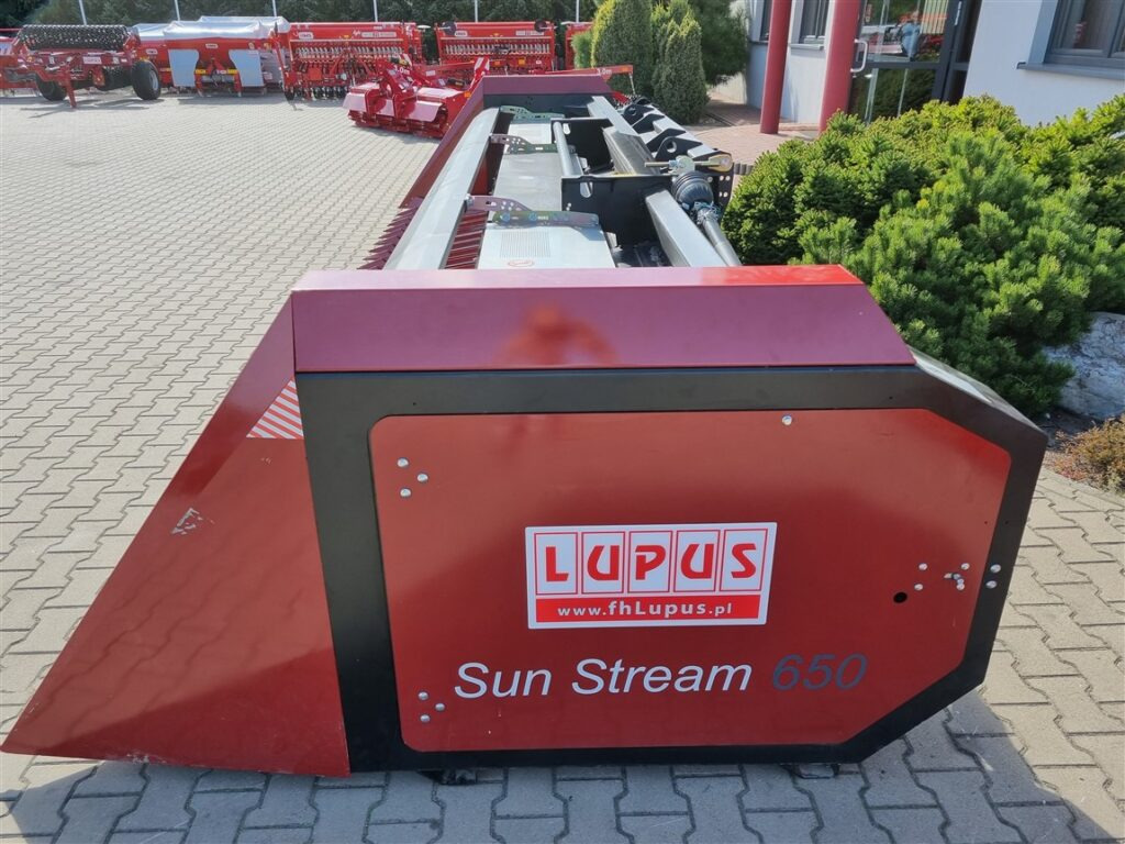 Lupus Sonnenblummenvorsatz / Sunflower harvester / Coupe à tournesol / Сosechadora / Macchina per la raccolta dei girasoli / Жатка для подсолнечника / Przystawka do słonecznika 6,5 m - Жнеач за сончоглед: слика 3 Lupus Sonnenblummenvorsatz / Sunflower harvester / Coupe à tournesol / Сosechadora / Macchina per la raccolta dei girasoli / Жатка для подсолнечника / Przystawka do słonecznika 6,5 m - Жнеач за сончоглед: слика 3