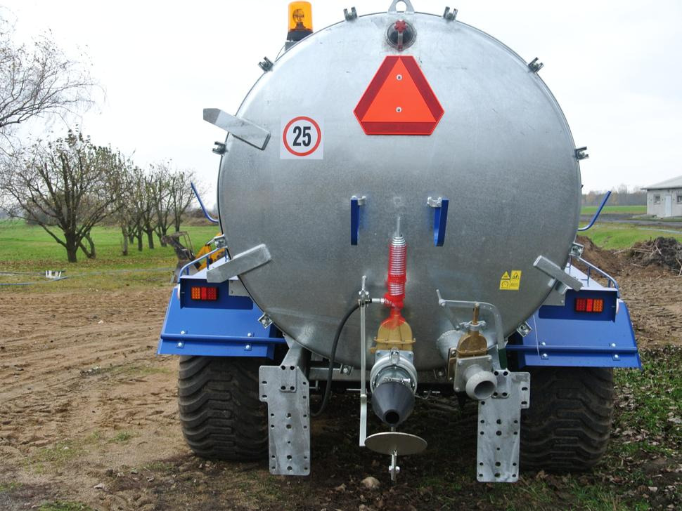 Marco-Polo Gülletankwagen / Slurry tanker / Epandeur à lisier / Cisterna per liquami / Сisterna de estiércol líquido / Цистерна для жидкого органического удобрения / Wóz asenizacyjny 12 000 - Цистерна за арско ѓубриво: слика 4 Marco-Polo Gülletankwagen / Slurry tanker / Epandeur à lisier / Cisterna per liquami / Сisterna de estiércol líquido / Цистерна для жидкого органического удобрения / Wóz asenizacyjny 12 000 - Цистерна за арско ѓубриво: слика 4