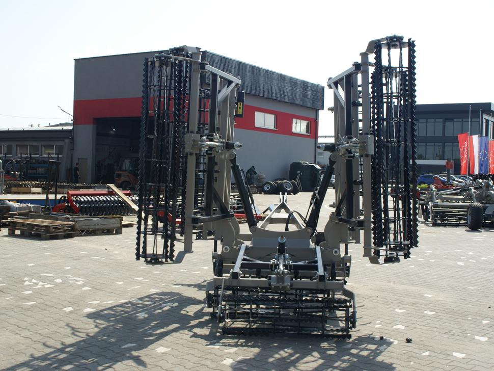 ROLEX Saatbettkombination / Hydraulically cultivator / Vibroculteur / Aggregato di coltivazione / Почвообрабатывающий гидравлический складывающийся агрегат / Agregat uprawowy hydraulicznie składany - Култиватор: слика 4 ROLEX Saatbettkombination / Hydraulically cultivator / Vibroculteur / Aggregato di coltivazione / Почвообрабатывающий гидравлический складывающийся агрегат / Agregat uprawowy hydraulicznie składany - Култиватор: слика 4