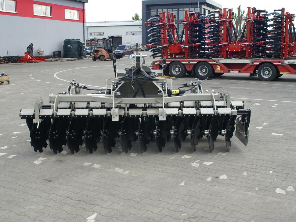 ROLEX Scheibenegge / Disc harrow with hydropack and tire roller / Dechaumeur à disques / Erpice a dischi / Дисковая борона с гидропаком и колёсным катком / Agregat talerzowy uprawowy z hydropackiem i - Ситнач со дискови: слика 3 ROLEX Scheibenegge / Disc harrow with hydropack and tire roller / Dechaumeur à disques / Erpice a dischi / Дисковая борона с гидропаком и колёсным катком / Agregat talerzowy uprawowy z hydropackiem i - Ситнач со дискови: слика 3