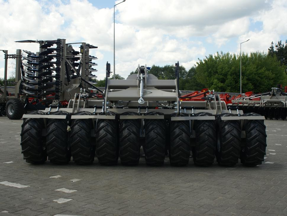 Нов Ситнач со дискови ROLEX Scheibenegge /  Disc harrow with hydropack and tire roller / Dechaumeur à disques / Erpice a dischi / Дисковая борона с гидропаком и колёсным катком / Agregat talerzowy uprawowy z hydropackiem i: слика 12