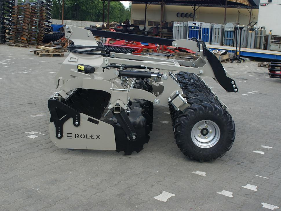 Нов Ситнач со дискови ROLEX Scheibenegge /  Disc harrow with hydropack and tire roller / Dechaumeur à disques / Erpice a dischi / Дисковая борона с гидропаком и колёсным катком / Agregat talerzowy uprawowy z hydropackiem i: слика 18