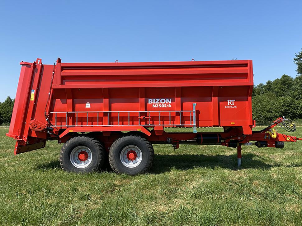 Roltrans Miststreuer / Manure spreader / Epandeur à fumier / Spandiletame / Разбрасыватель органических удобрений / Rozrzutnik obornika N205S/6 BIZON 14 t - Распрскувач на арско ѓубриво: слика 2 Roltrans Miststreuer / Manure spreader / Epandeur à fumier / Spandiletame / Разбрасыватель органических удобрений / Rozrzutnik obornika N205S/6 BIZON 14 t - Распрскувач на арско ѓубриво: слика 2