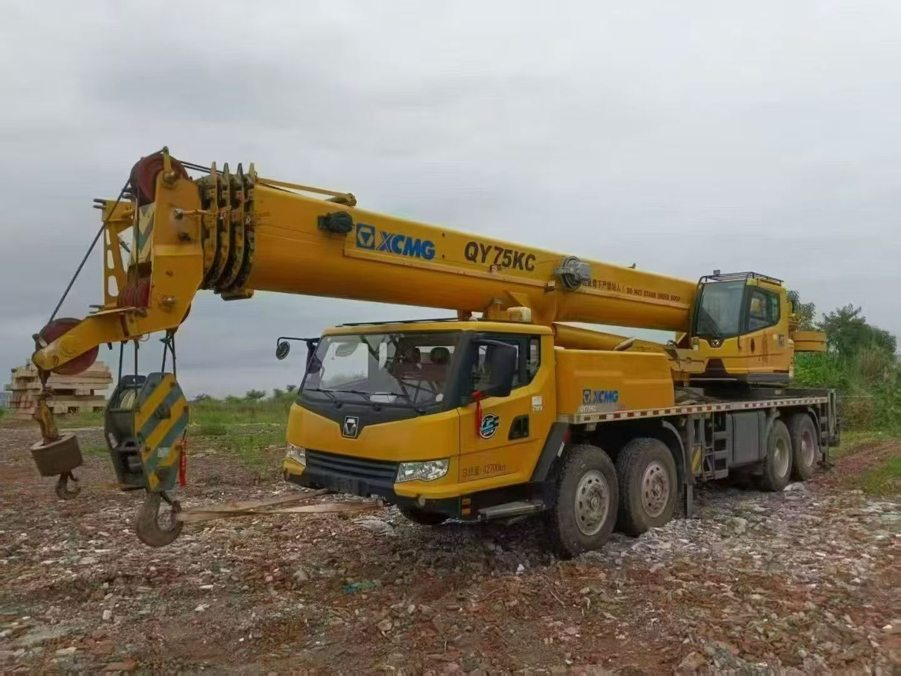 XCMG QY55KC - Мобилен кран: слика 1 XCMG QY55KC - Мобилен кран: слика 1