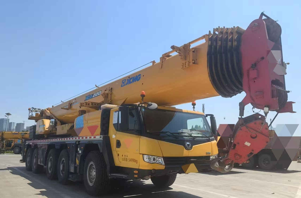 XCMG XCA130L7C - Кран за секакви терени: слика 2 XCMG XCA130L7C - Кран за секакви терени: слика 2