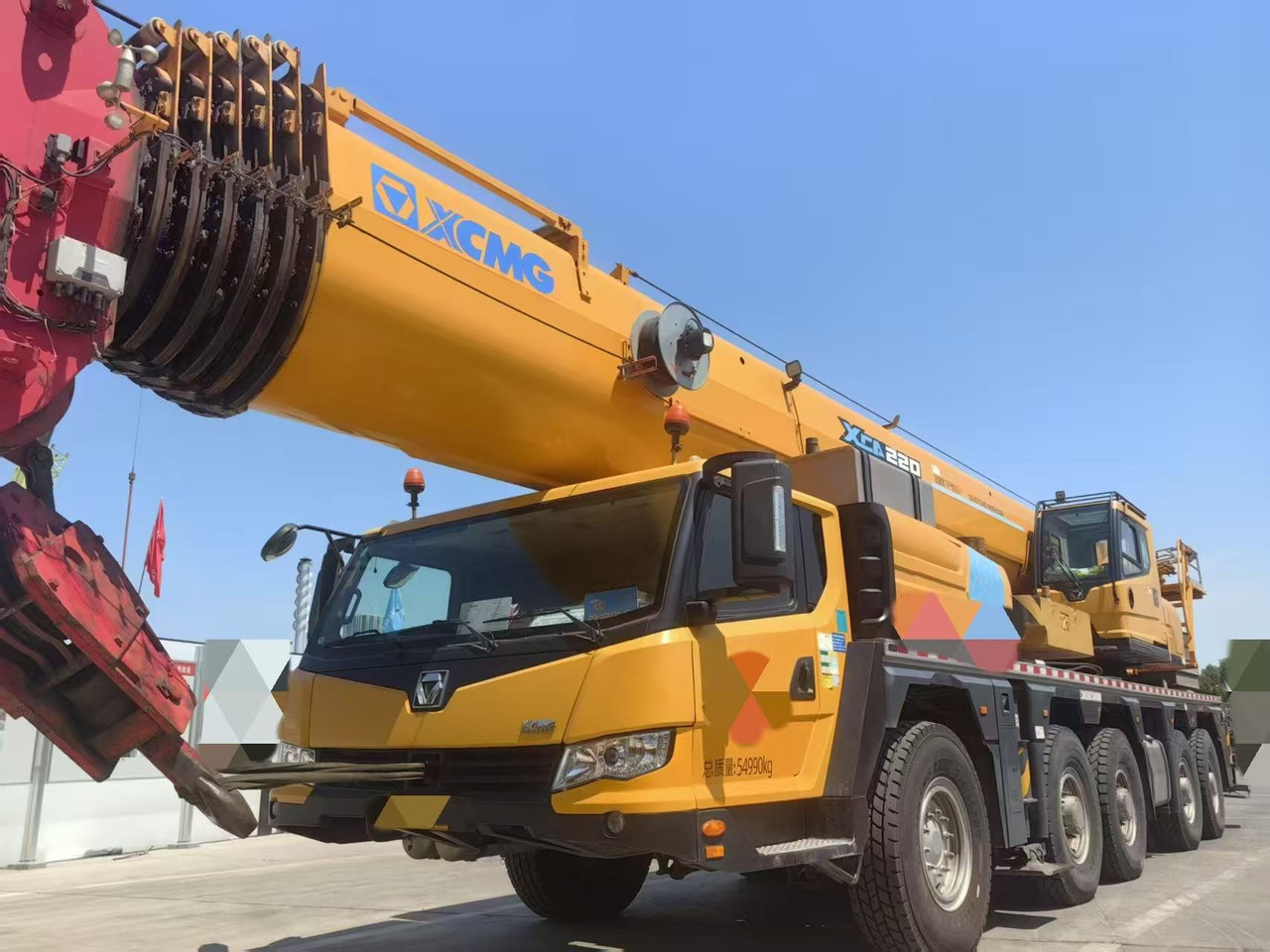 XCMG XCA130L7C - Кран за секакви терени: слика 1 XCMG XCA130L7C - Кран за секакви терени: слика 1