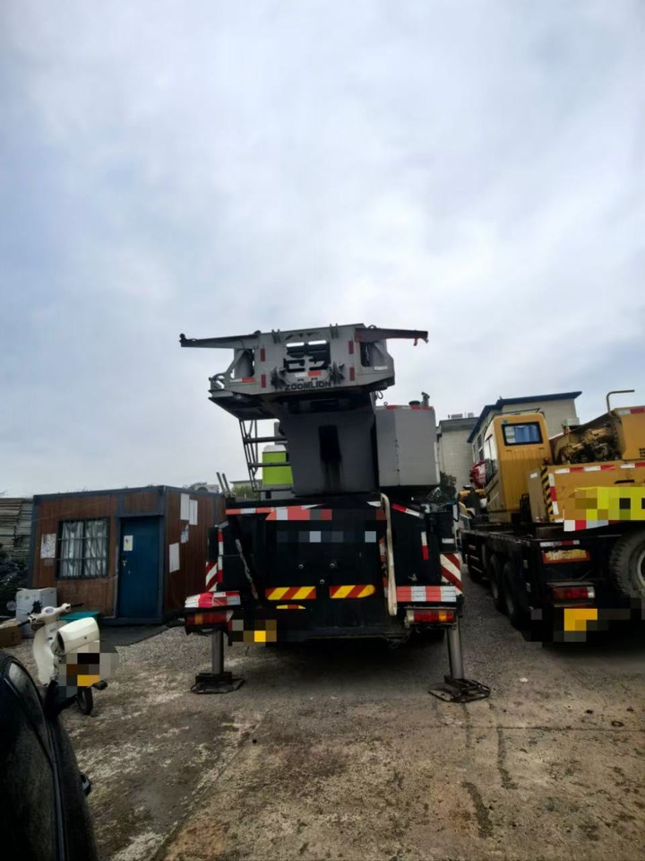 ZOOMLION 200E7 - Кран за секакви терени: слика 2 ZOOMLION 200E7 - Кран за секакви терени: слика 2