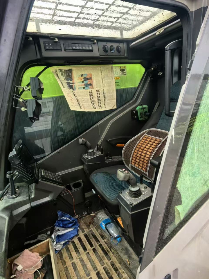 ZOOMLION 200E7 - Кран за секакви терени: слика 5 ZOOMLION 200E7 - Кран за секакви терени: слика 5