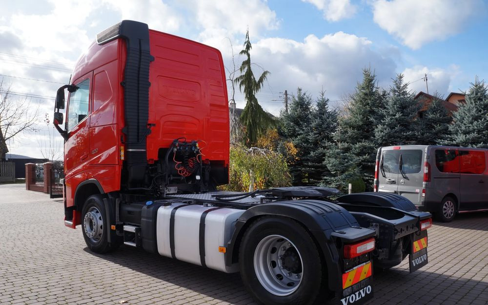Volvo FH 4 EURO 6 GLOBETROTTER NISKI PRZEBIEG ZŁOTY KONTRAKT - Камион влекач: слика 4 Volvo FH 4 EURO 6 GLOBETROTTER NISKI PRZEBIEG ZŁOTY KONTRAKT - Камион влекач: слика 4