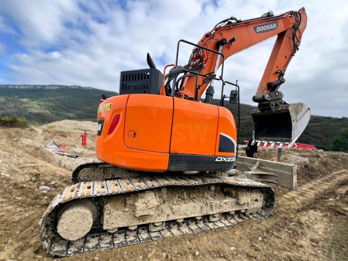 Doosan DX235 LCR-5 PELLE A CHENILLES 26T - Багер гасеничар: слика 4 Doosan DX235 LCR-5 PELLE A CHENILLES 26T - Багер гасеничар: слика 4
