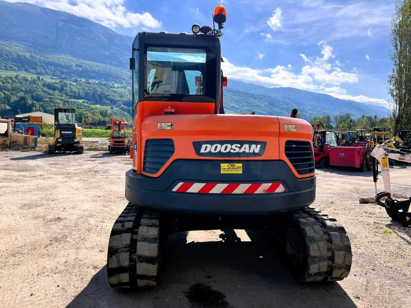 Doosan DX85R-3 PELLE A CHENILLES 8,5T PELLE A CHENILLES 8,5T - Багер гасеничар: слика 4 Doosan DX85R-3 PELLE A CHENILLES 8,5T PELLE A CHENILLES 8,5T - Багер гасеничар: слика 4