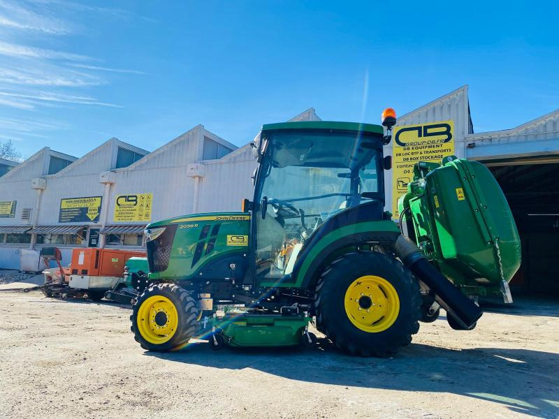 John Deere 2038R avec plateau de coupe et bas de ramassage - Мини трактор: слика 2 John Deere 2038R avec plateau de coupe et bas de ramassage - Мини трактор: слика 2