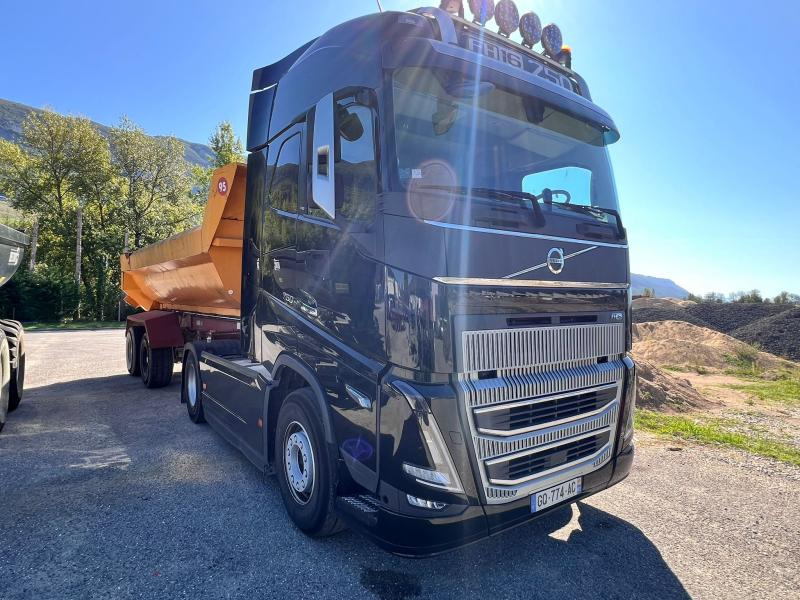 Volvo FH16 750cv 4x2 Cabine Glob Hydraulique - Камион влекач: слика 2 Volvo FH16 750cv 4x2 Cabine Glob Hydraulique - Камион влекач: слика 2