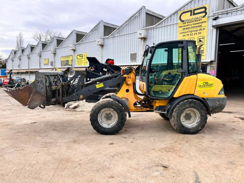 Volvo L25B-P CHARGEUSE SUR PNEUS 5T - Натоварувач на тркала: слика 2 Volvo L25B-P CHARGEUSE SUR PNEUS 5T - Натоварувач на тркала: слика 2