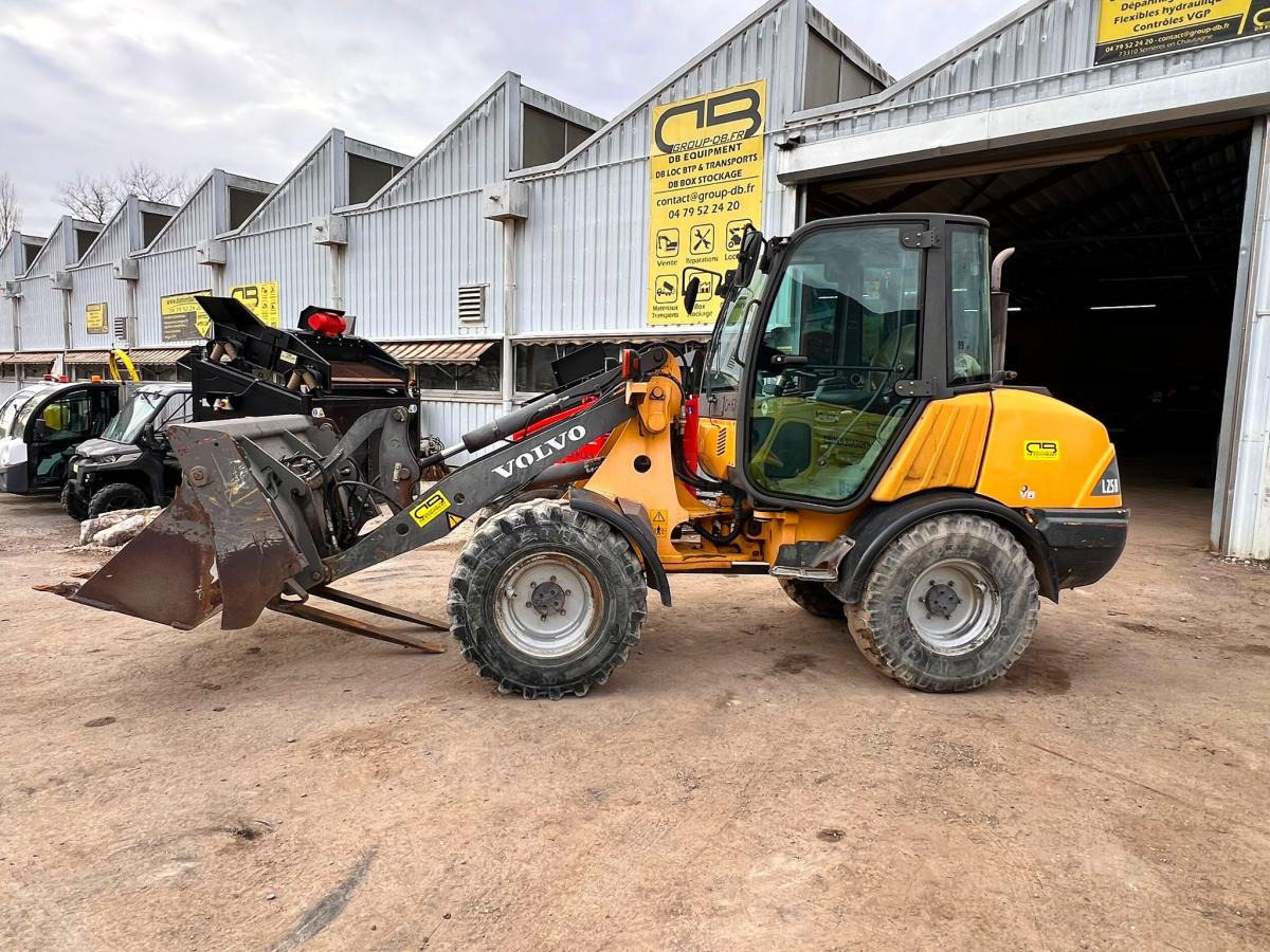 Volvo L25B-P CHARGEUSE SUR PNEUS 5T - Натоварувач на тркала: слика 2 Volvo L25B-P CHARGEUSE SUR PNEUS 5T - Натоварувач на тркала: слика 2