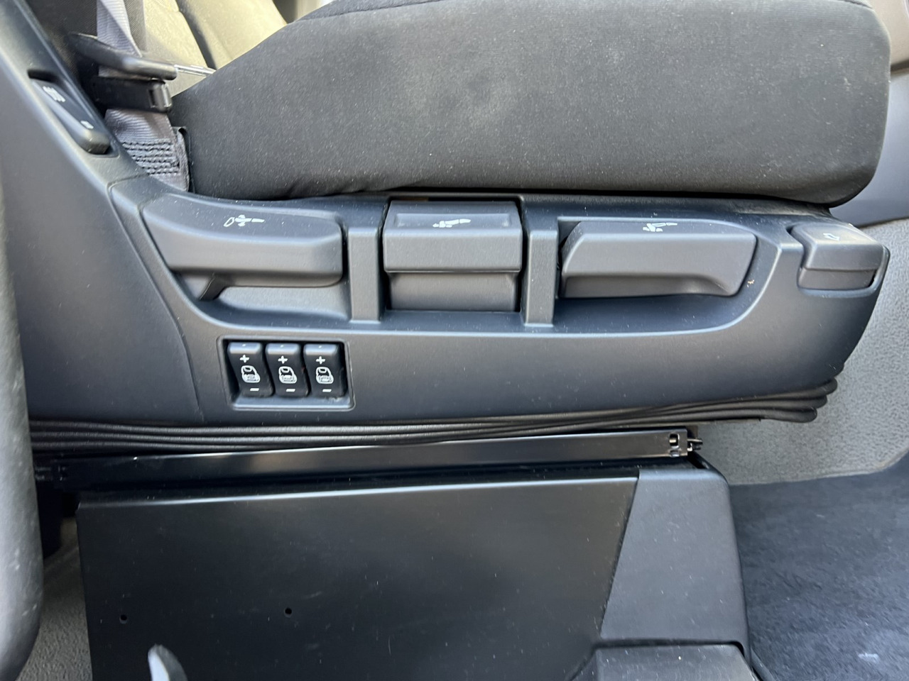 Камион влекач DAF XF530: слика 20