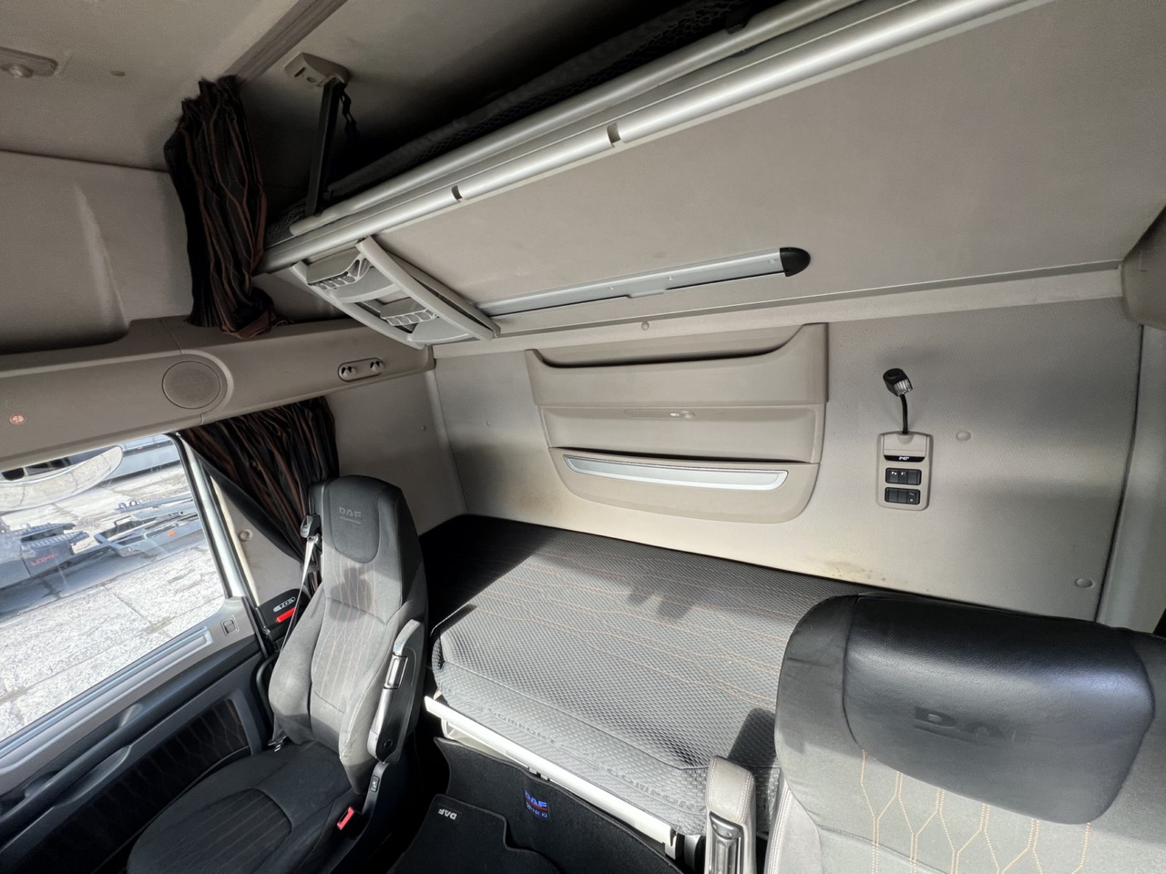 Камион влекач DAF XF530: слика 23