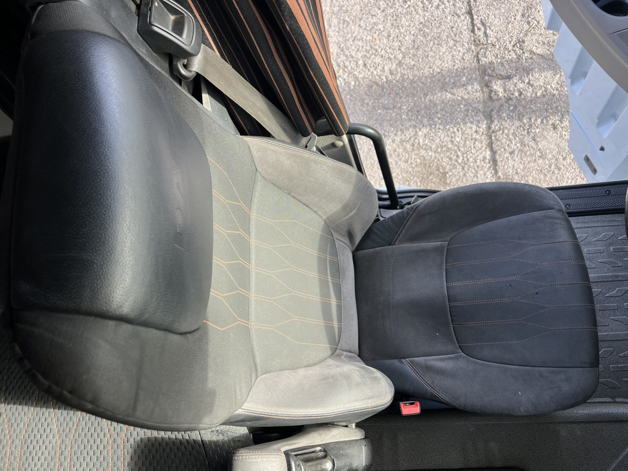 Камион влекач DAF XF530: слика 11