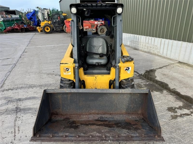 Gehl R135 Skid Steer - Компактен натоварувач: слика 5 Gehl R135 Skid Steer - Компактен натоварувач: слика 5