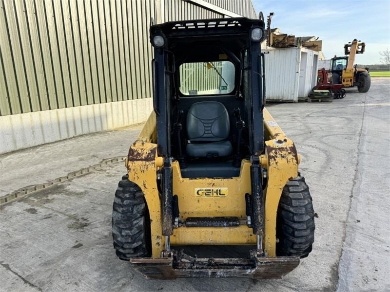 Gehl R165 Skid Steer - Компактен натоварувач: слика 4 Gehl R165 Skid Steer - Компактен натоварувач: слика 4