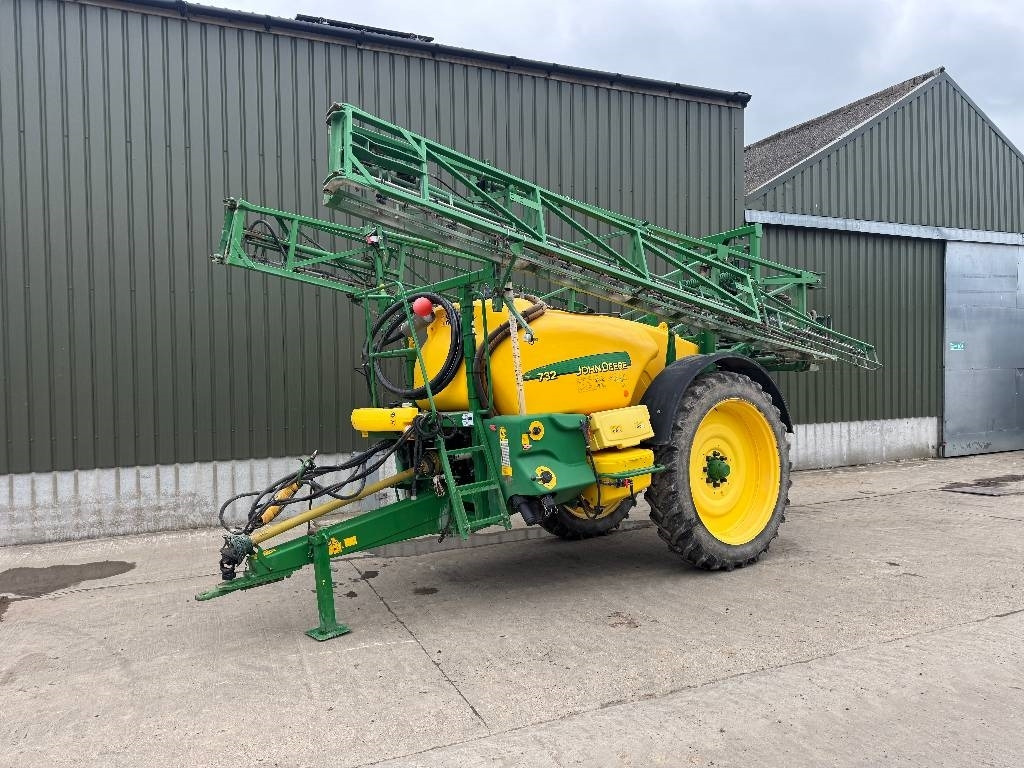 John Deere 732 Trailed Sprayer - Стазен распрскувач: слика 1 John Deere 732 Trailed Sprayer - Стазен распрскувач: слика 1