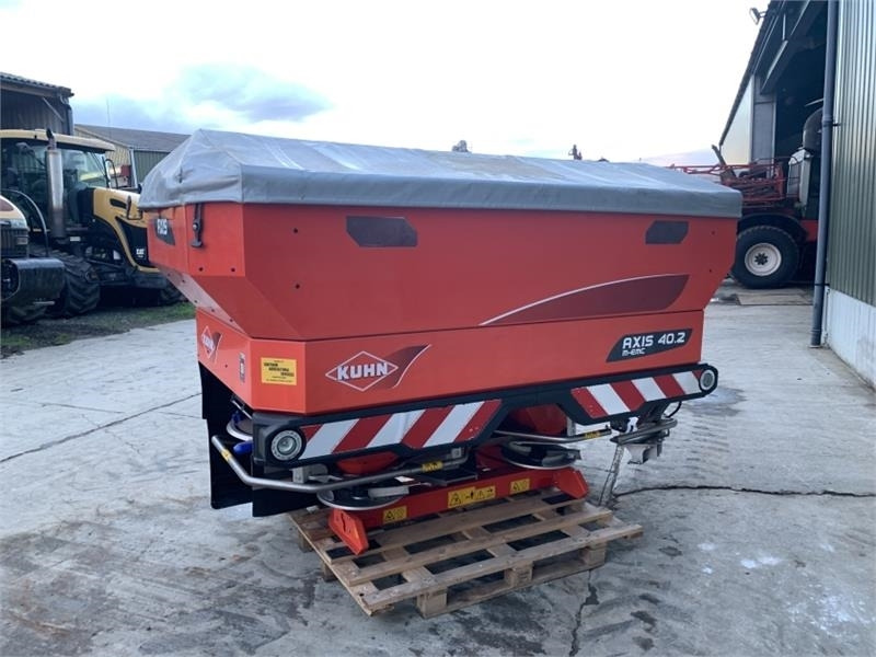 Kuhn Axis 40.2 M-EMC Fert Spreader - Распрскувач на вештачко ѓубриво: слика 3 Kuhn Axis 40.2 M-EMC Fert Spreader - Распрскувач на вештачко ѓубриво: слика 3